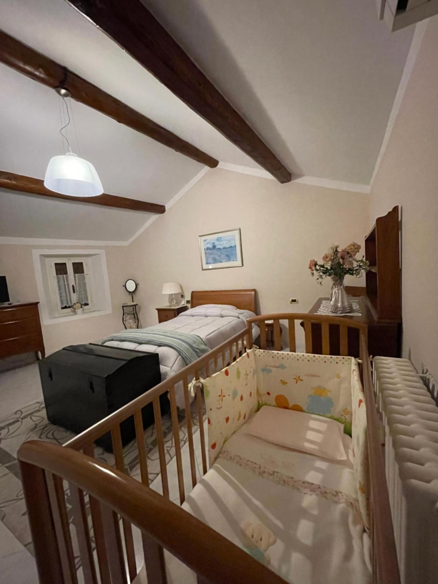 Mazzetti Country House-Vita In Campagna Con Giardino Vimignano-Chiesa ภายนอก รูปภาพ