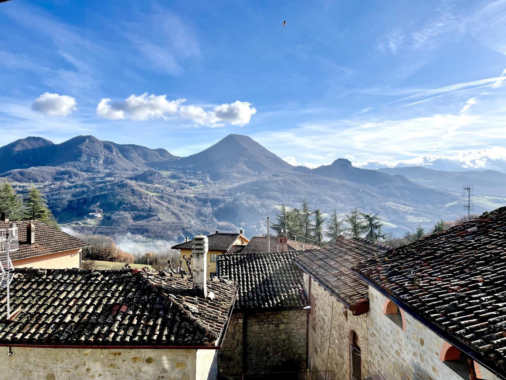 Mazzetti Country House-Vita In Campagna Con Giardino Vimignano-Chiesa ภายนอก รูปภาพ