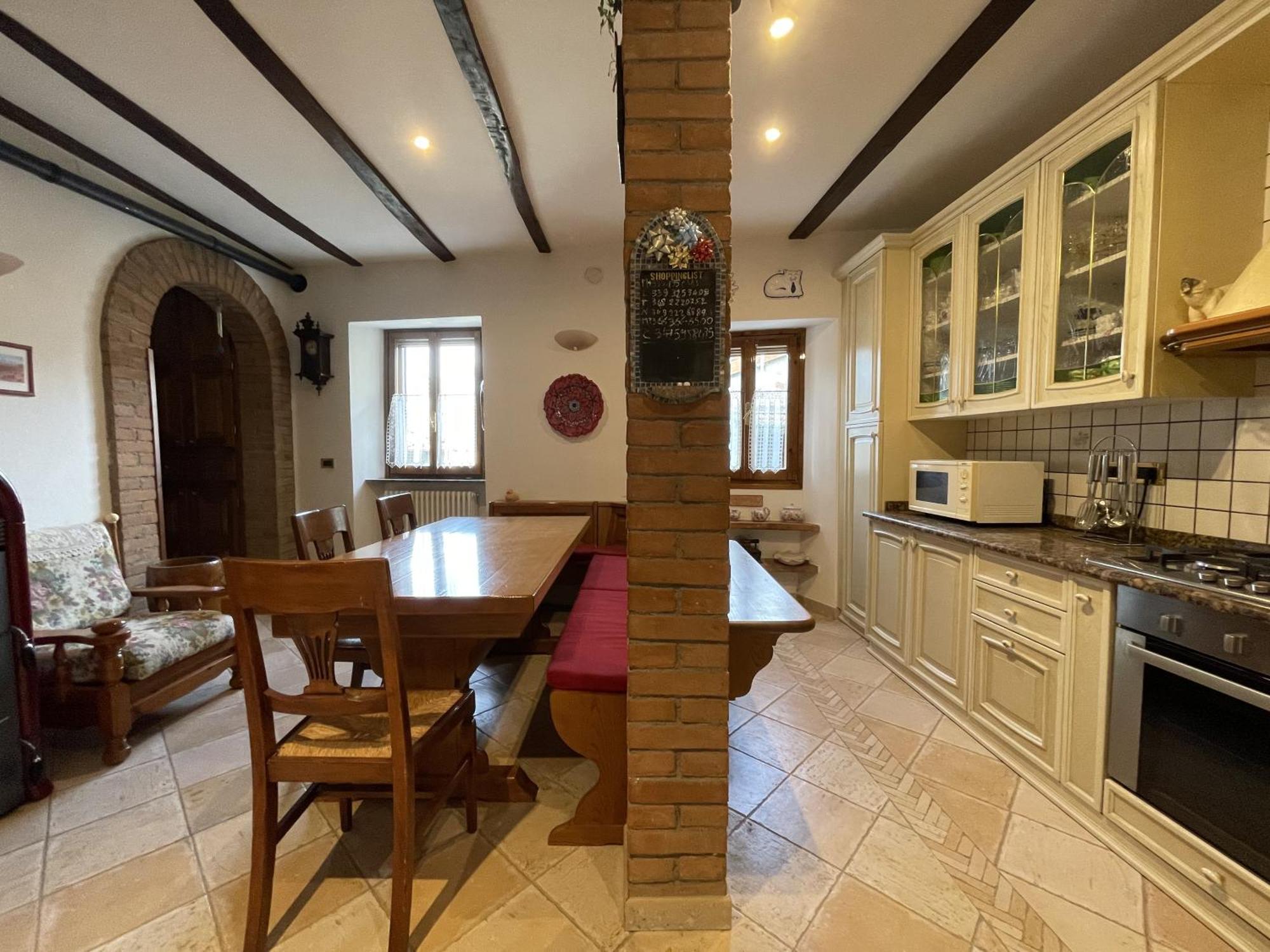 Mazzetti Country House-Vita In Campagna Con Giardino Vimignano-Chiesa ภายนอก รูปภาพ