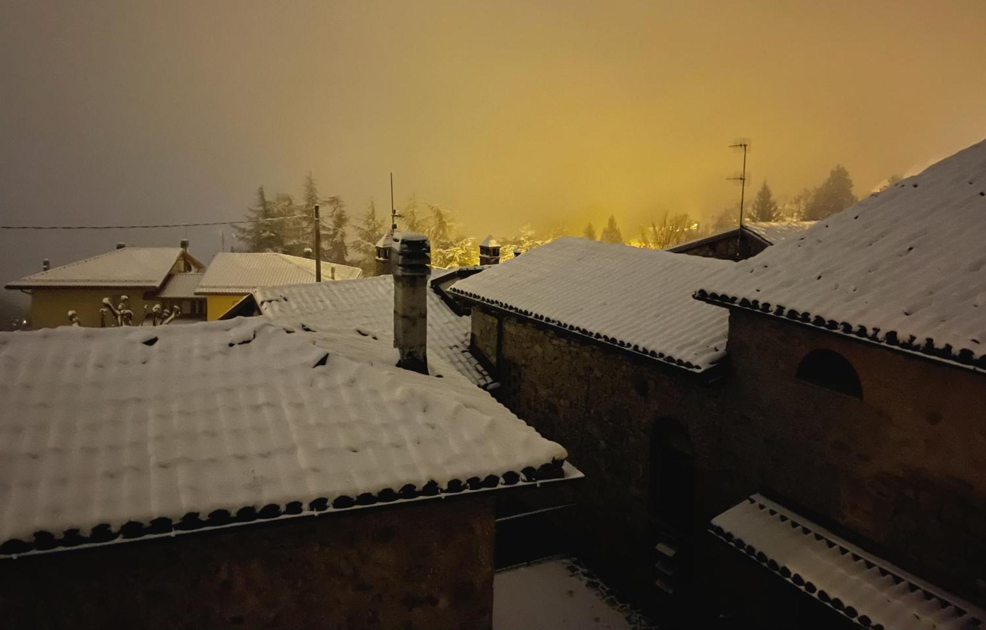 Mazzetti Country House-Vita In Campagna Con Giardino Vimignano-Chiesa ภายนอก รูปภาพ